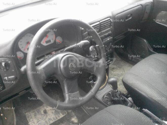 Volkswagen Polo 1995, 220,000 km - 1.6 l - Bakı