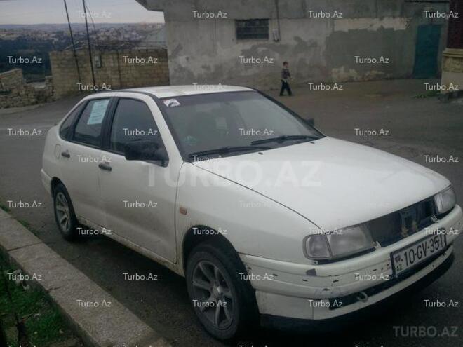 Volkswagen Polo 1995, 220,000 km - 1.6 l - Bakı