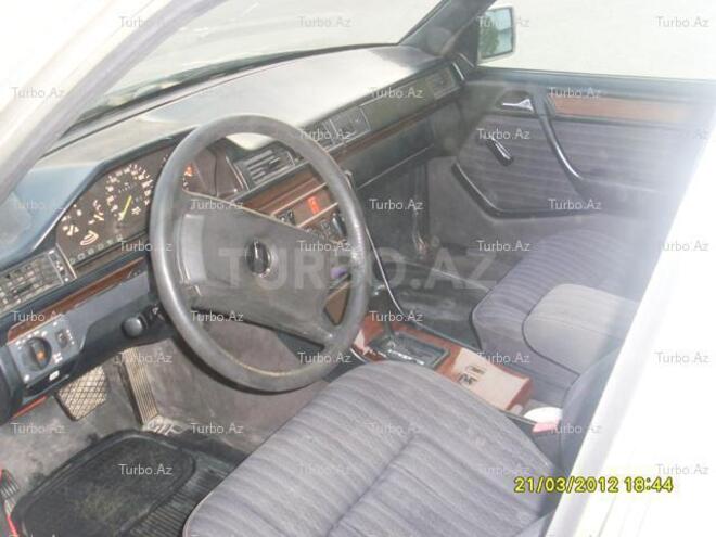 Mercedes E 300 1989, 100,000 km - 3.0 l - Bakı