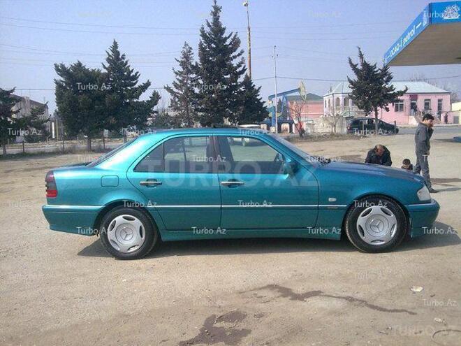 Mercedes C 220 1999, 260,000 km - 2.2 l - Bakı