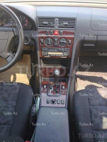 Mercedes C 220 1999, 260,000 km - 2.2 l - Bakı