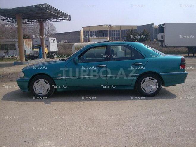 Mercedes C 220 1999, 260,000 km - 2.2 l - Bakı