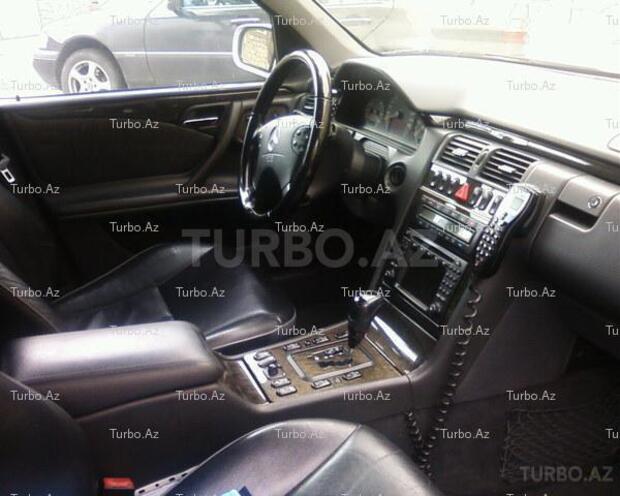 Mercedes E 320 2000, 296,000 km - 3.2 l - Bakı