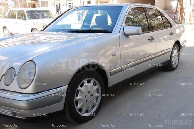 Mercedes E 240 1998, 300,000 km - 2.4 л - Bakı