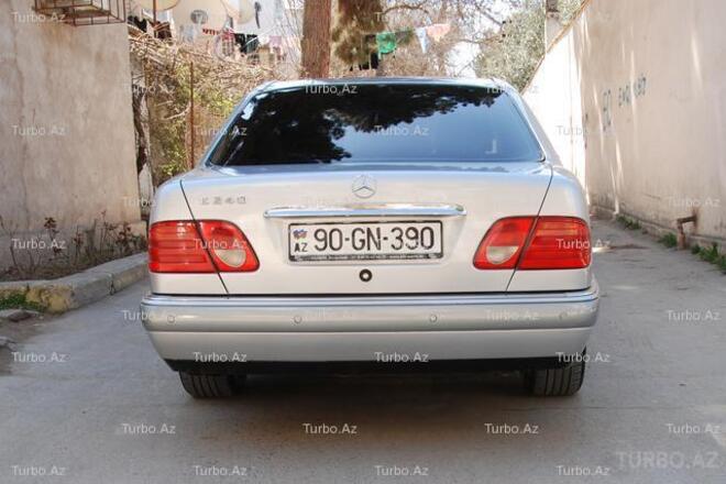 Mercedes E 240 1998, 300,000 km - 2.4 л - Bakı
