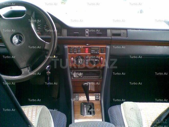 Mercedes E 250 1991, 210,000 km - 2.5 l - Bakı