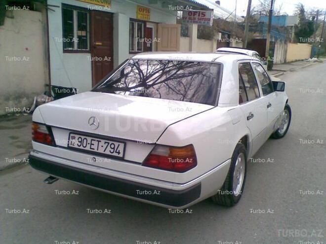 Mercedes E 250 1991, 210,000 km - 2.5 l - Bakı