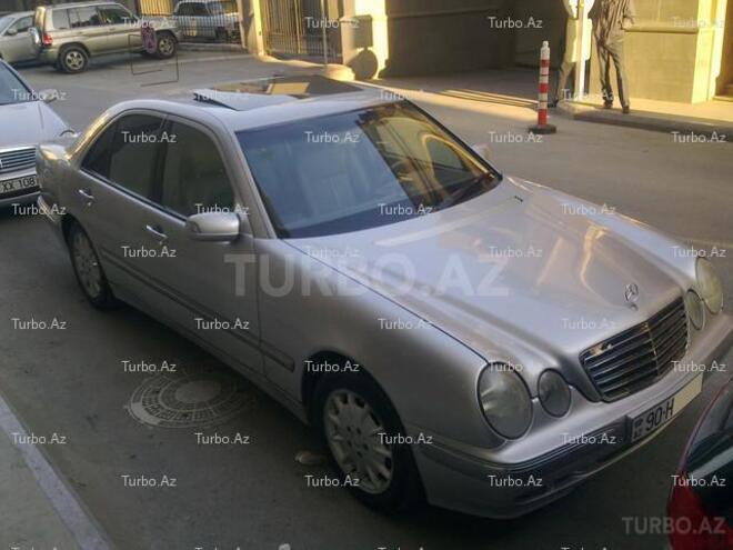 Mercedes E 220 2000, 207,000 km - 2.2 l - Bakı