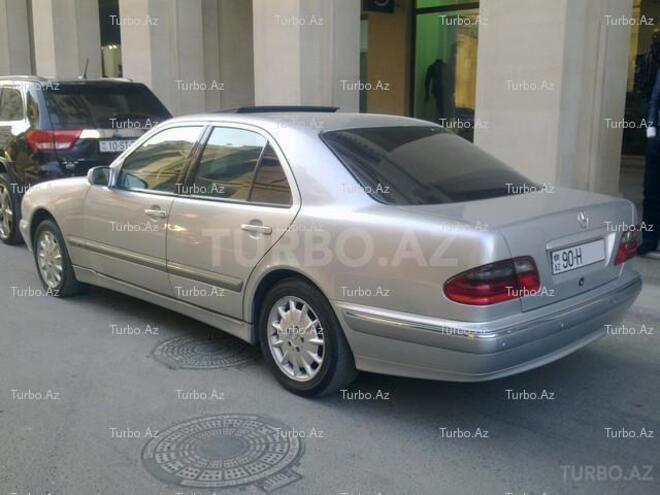 Mercedes E 220 2000, 207,000 km - 2.2 l - Bakı