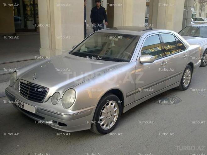 Mercedes E 220 2000, 207,000 km - 2.2 l - Bakı