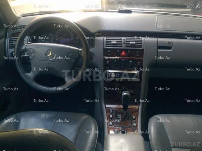 Mercedes E 220 2000, 207,000 km - 2.2 l - Bakı