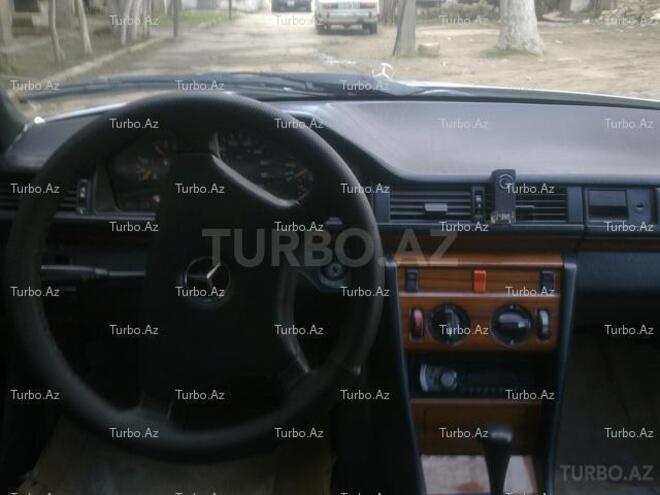 Mercedes E 250 1992, 250,000 km - 2.5 l - Bakı