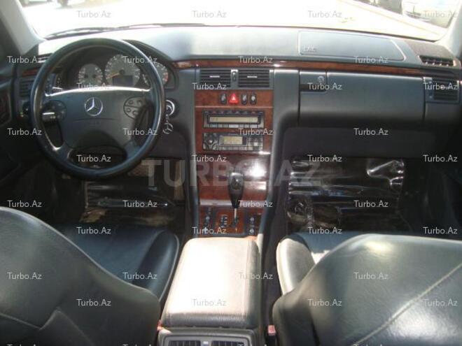Mercedes E 320 2001, 173,000 km - 3.2 l - Bakı