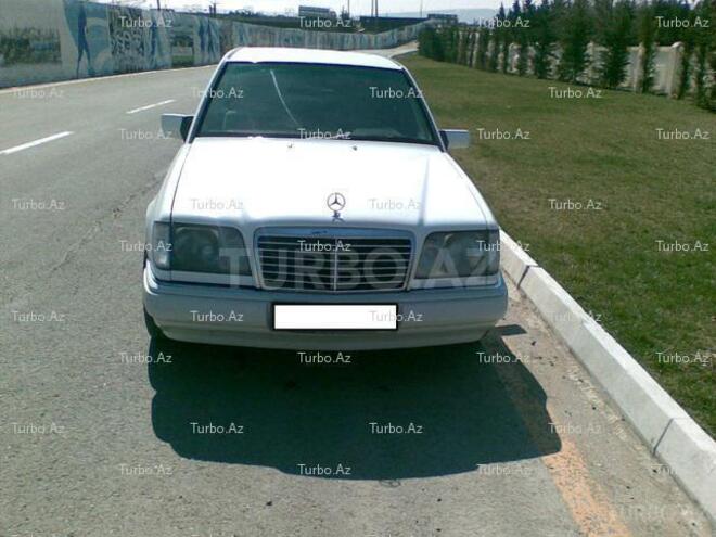 Mercedes E 200 1993, 258,000 km - 2.0 l - Bakı