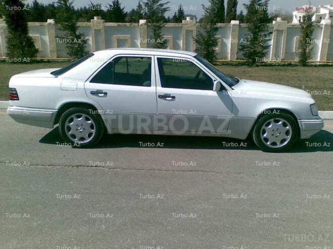 Mercedes E 200 1993, 258,000 km - 2.0 l - Bakı