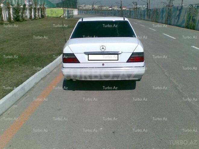 Mercedes E 200 1993, 258,000 km - 2.0 l - Bakı