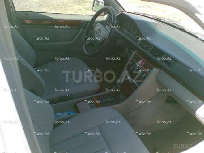 Mercedes E 200 1993, 258,000 km - 2.0 l - Bakı
