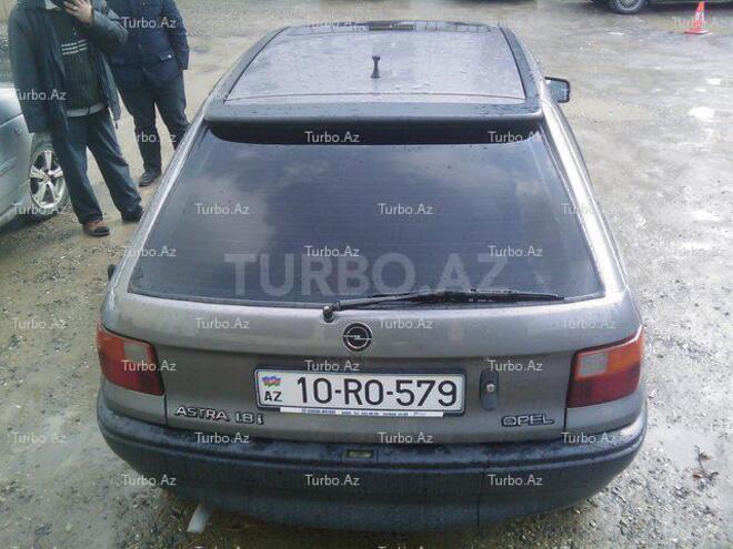 Opel Astra 1993, 150,000 km - 1.8 l - Bakı