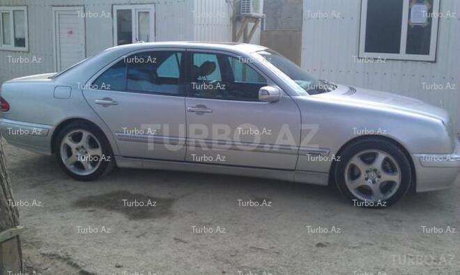 Mercedes E 320 2001, 187,000 km - 3.2 l - Bakı