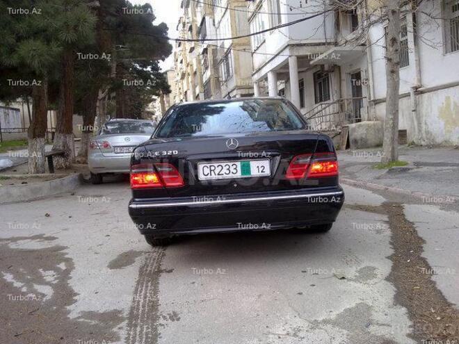 Mercedes E 320 2001, 148,000 km - 3.2 l - Bakı