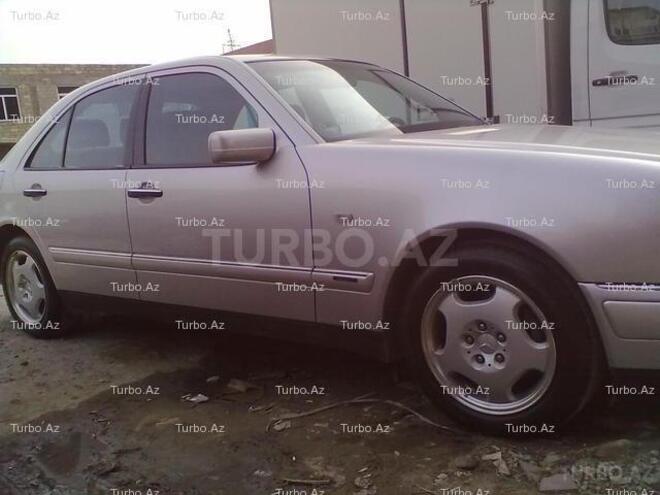 Mercedes E 240 1998, 61,000 km - 2.4 l - Bakı