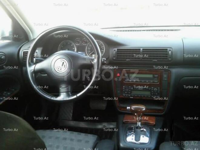 Volkswagen Passat 2001, 110,000 km - 2.3 л - Bakı