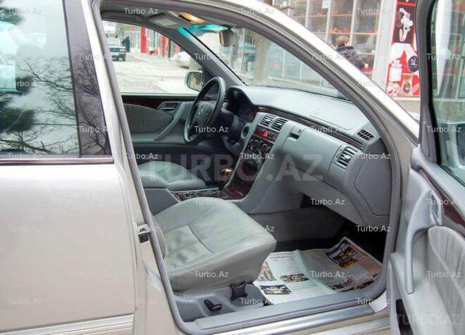 Mercedes E 200 2000, 221,000 km - 2.0 l - Bakı