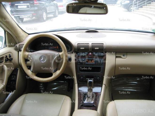 Mercedes C 240 2002, 131,000 km - 2.6 l - Bakı
