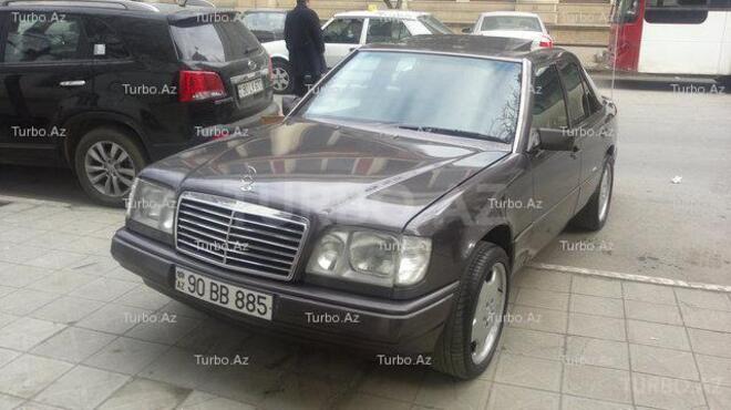 Mercedes E 280 1993, 311,243 km - 2.8 l - Bakı