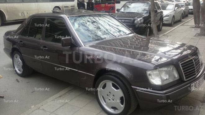 Mercedes E 280 1993, 311,243 km - 2.8 l - Bakı
