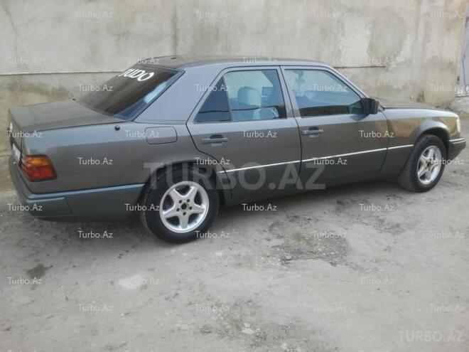 Mercedes E 230 1986, 50,000 km - 2.3 l - Bakı
