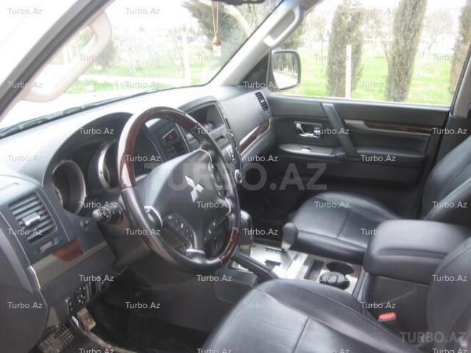 Mitsubishi Pajero 2010, 39,000 km - 3.5 l - Bakı