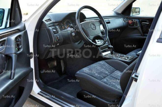 Mercedes E 240 1999, 93,252 km - 2.4 л - Bakı