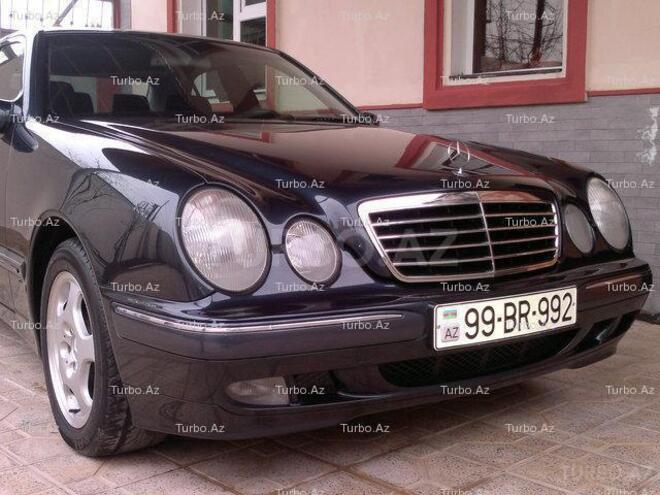 Mercedes E 220 2000, 168,900 km - 2.2 l - Bakı