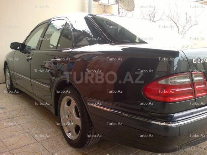 Mercedes E 220 2000, 168,900 km - 2.2 l - Bakı