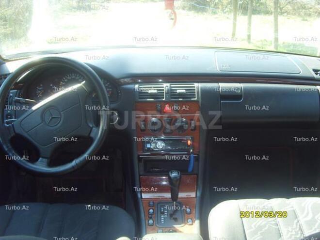 Mercedes E 230 1997, 260,000 km - 2.3 l - Bakı