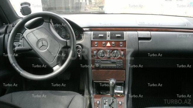 Mercedes E 230 1996, 217,365 km - 2.3 л - Bakı