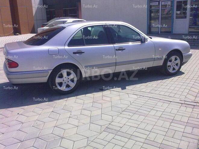 Mercedes E 230 1995, 305,000 km - 2.3 л - Bakı