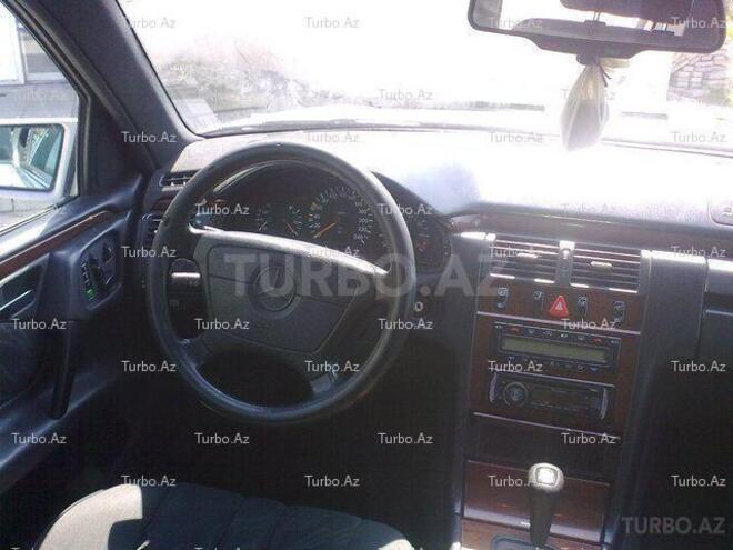 Mercedes E 230 1995, 305,000 km - 2.3 л - Bakı