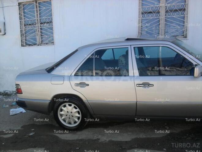 Mercedes E 230 1992, 280,000 km - 2.3 л - Bakı