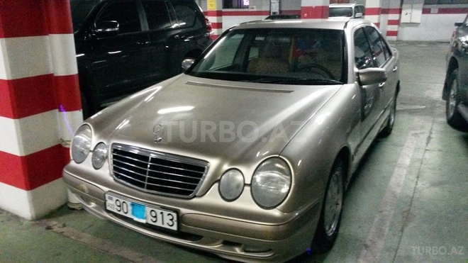 Mercedes E 220 1999, 323,013 km - 2.2 l - Bakı