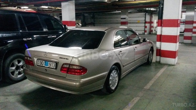 Mercedes E 220 1999, 323,013 km - 2.2 l - Bakı