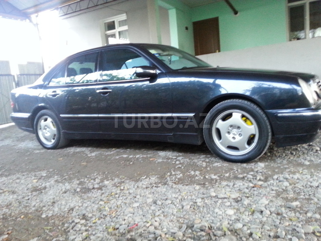 Mercedes E 270 1999, 200,000 km - 2.7 l - Ağdam