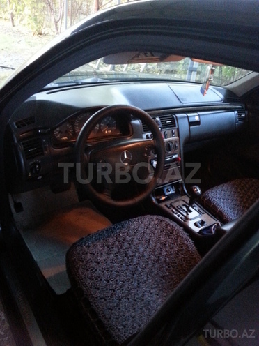 Mercedes E 270 1999, 200,000 km - 2.7 l - Ağdam