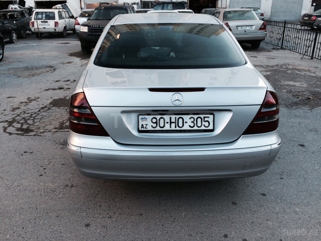 Mercedes E 220 2003, 274,850 km - 2.2 l - Bakı