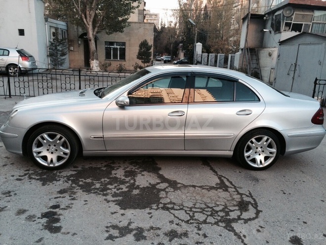 Mercedes E 220 2003, 274,850 km - 2.2 l - Bakı