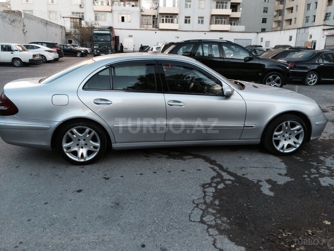 Mercedes E 220 2003, 274,850 km - 2.2 l - Bakı