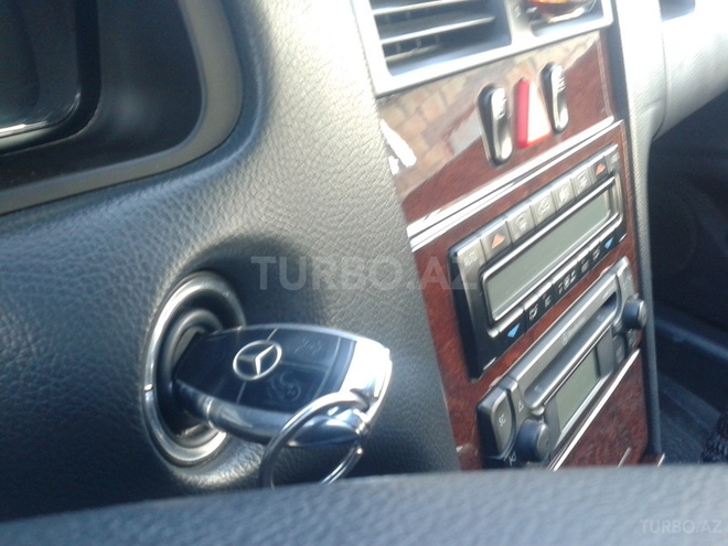 Mercedes E 200 2000, 239,900 km - 2.0 л - Bakı