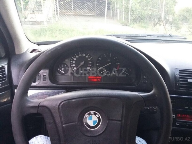 BMW 528 1996, 305,000 km - 2.8 l - Bakı