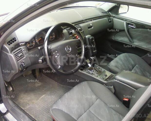 Mercedes E 220 2000, 172,000 km - 2.2 l - Bakı